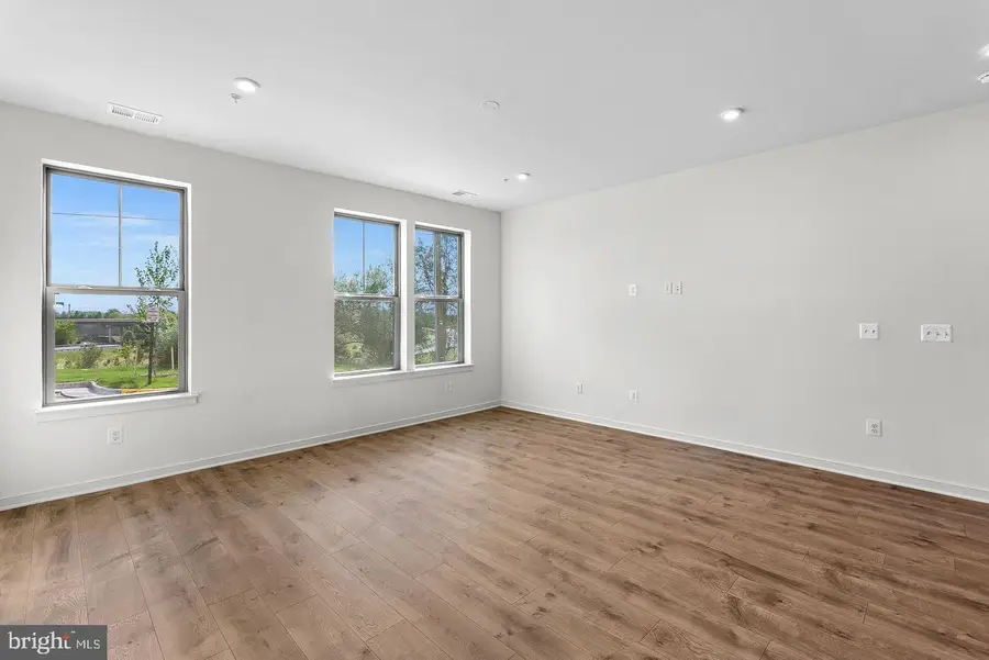 43833 Venetian Sq, Ashburn, VA 20147 - #3