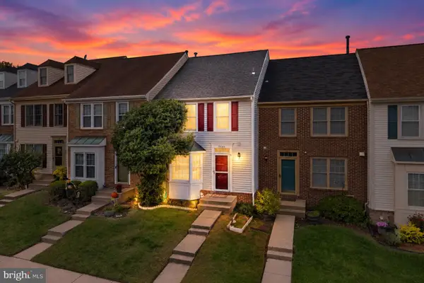 21166 Winding Brook Sq, ASHBURN, VA 20147