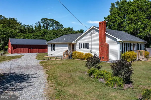 9832 River Rd, LANCASTER, VA 22503