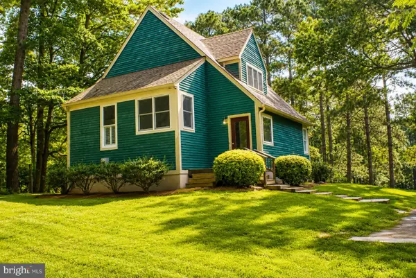 1111 Old Salem Rd, IRVINGTON, VA 22480
