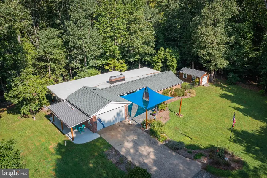 23 Oak Ridge Dr, Kilmarnock, VA 22482 - #3