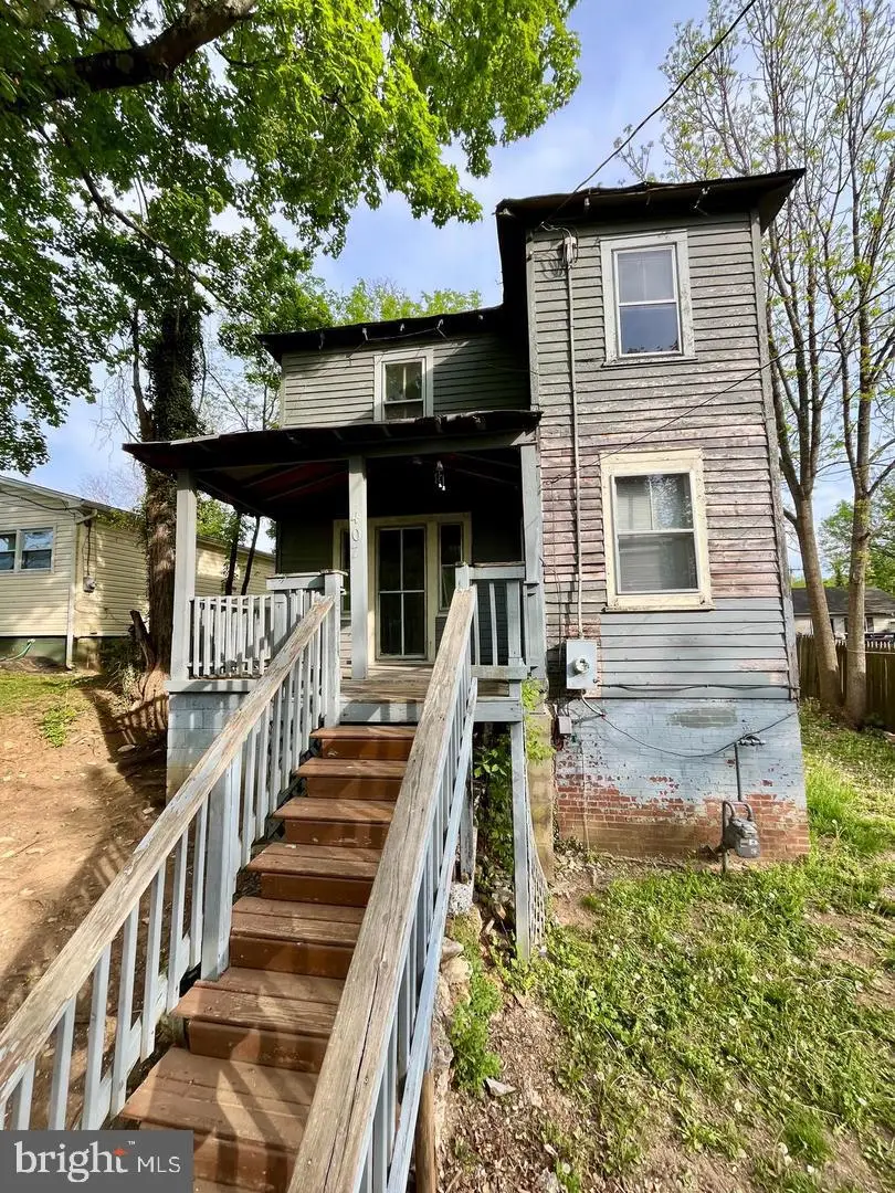 407 Carruthers St, Lexington, VA 24450 - #2