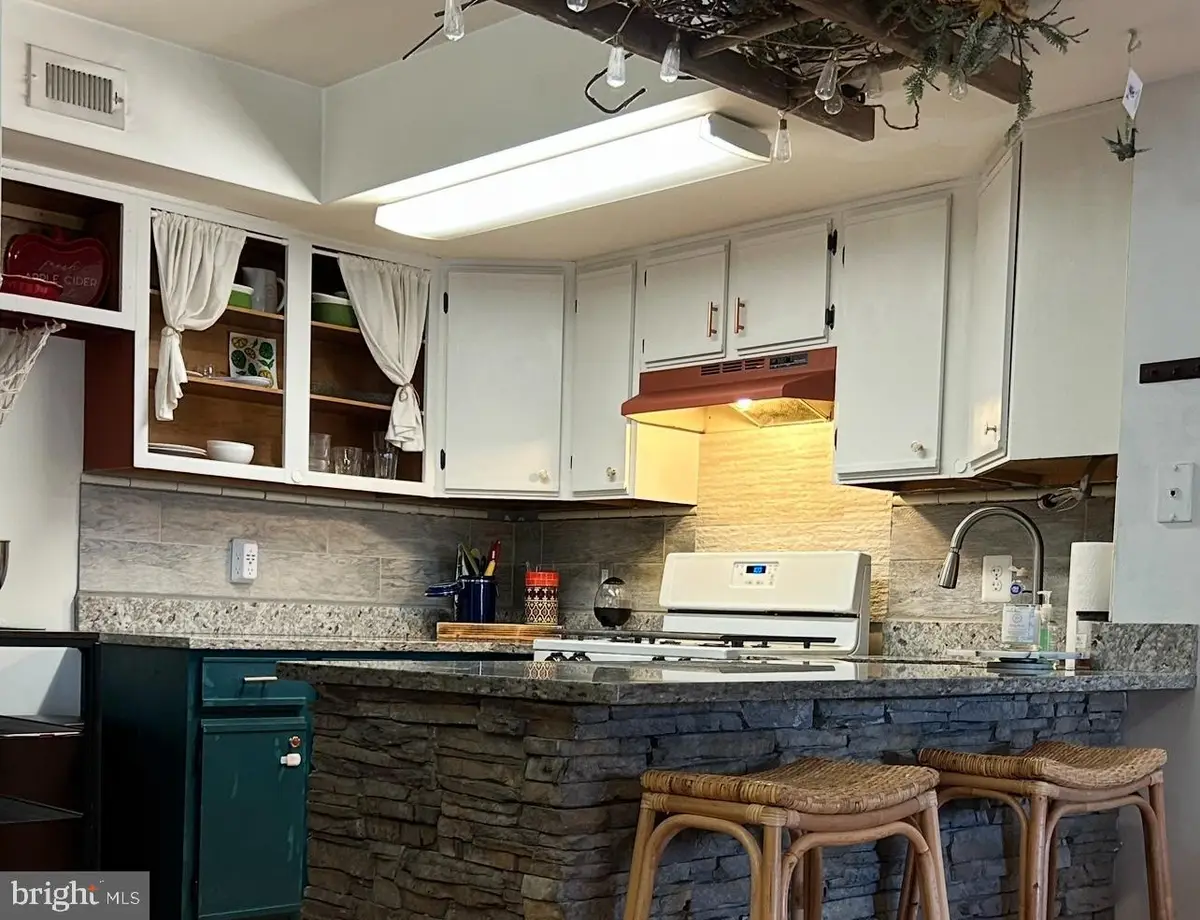 9200 Azure Ct #201, Manassas, VA 20110 - Image #1