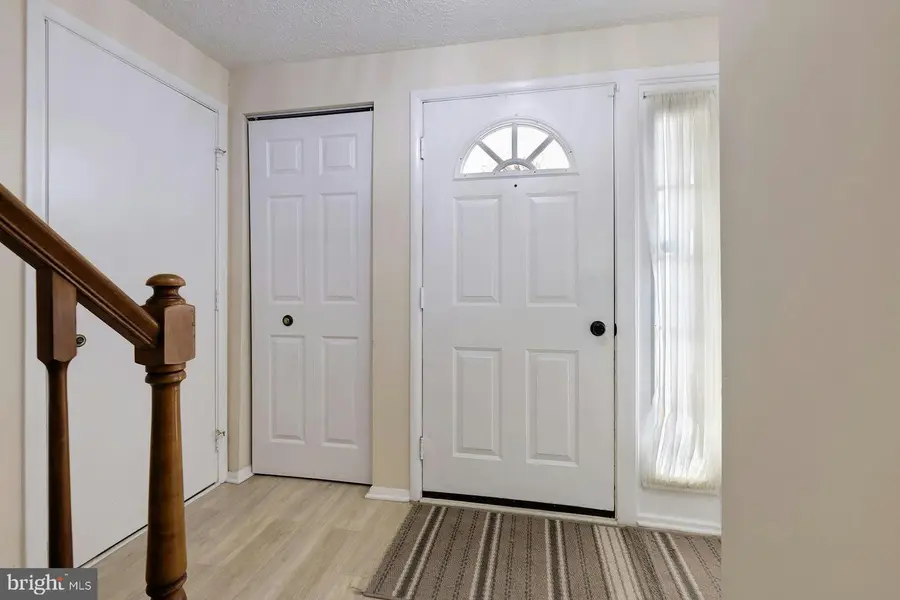 10297 Woodmont Ct, Manassas, VA 20110 - Image #2