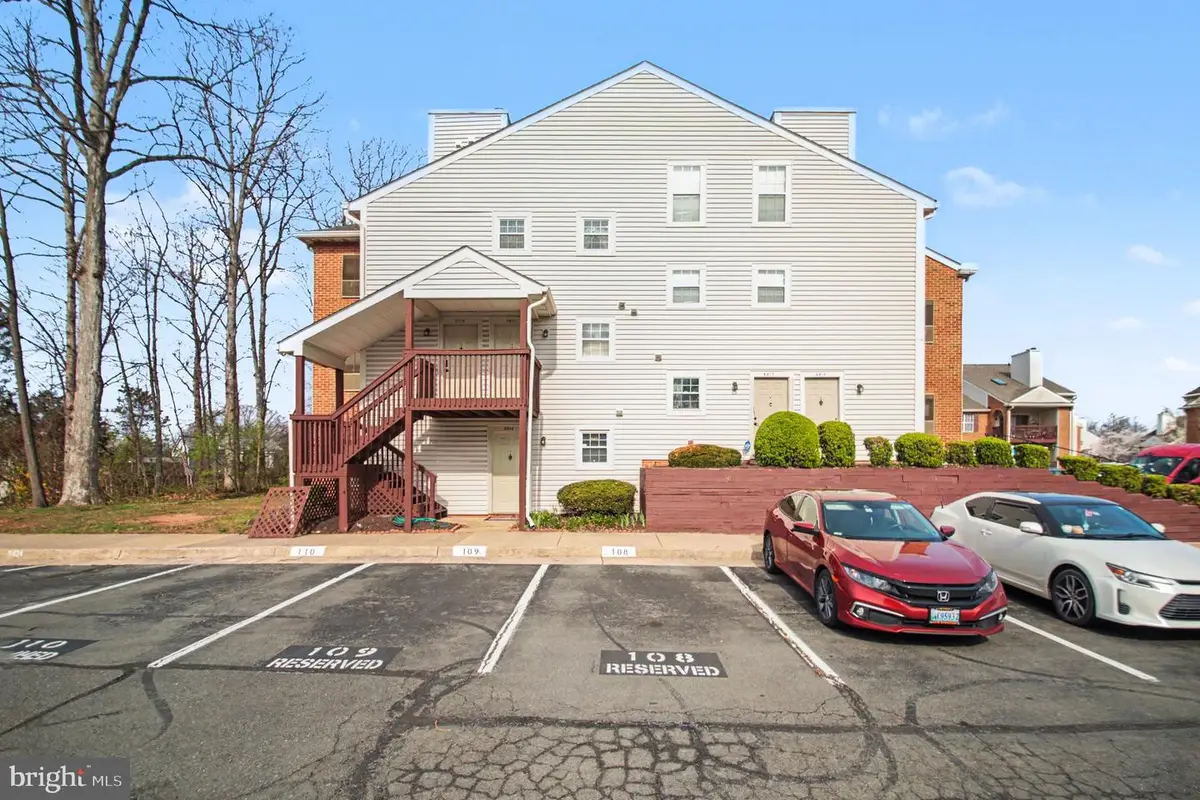 8814 Tanglewood Ln #102, Manassas, VA 20110 - #1