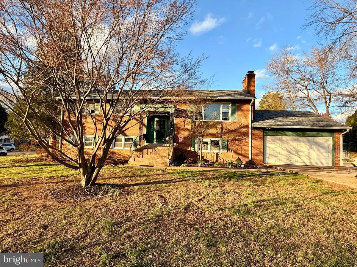 8907 Fort Dr, Manassas, VA 20110 - #1