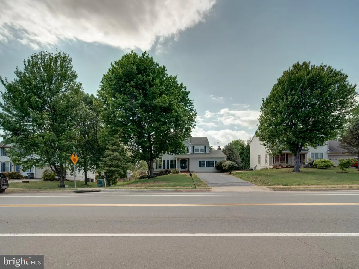 9618 Clover Hill Rd, Manassas, VA 20110 - #1