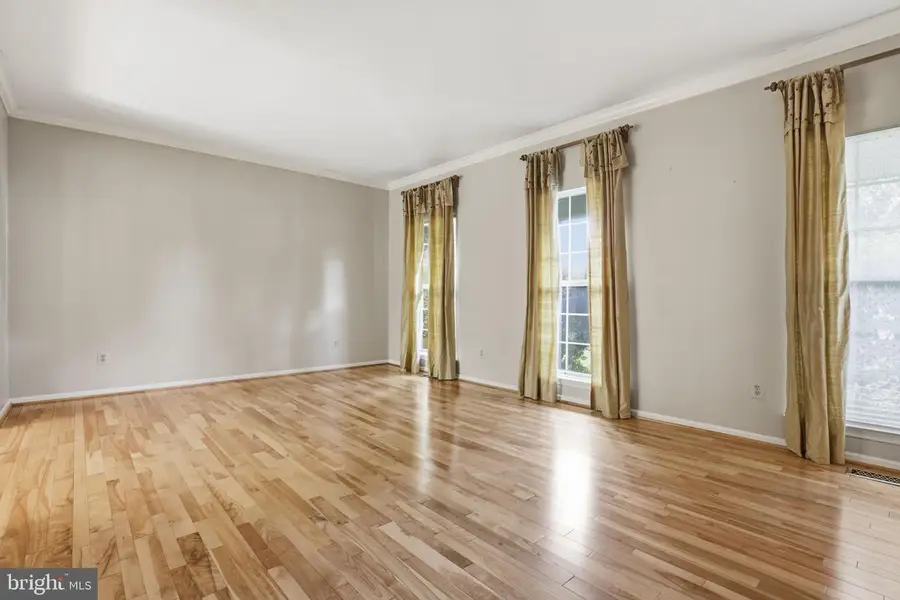 8560 Yoder St, Manassas, VA 20110 - #3