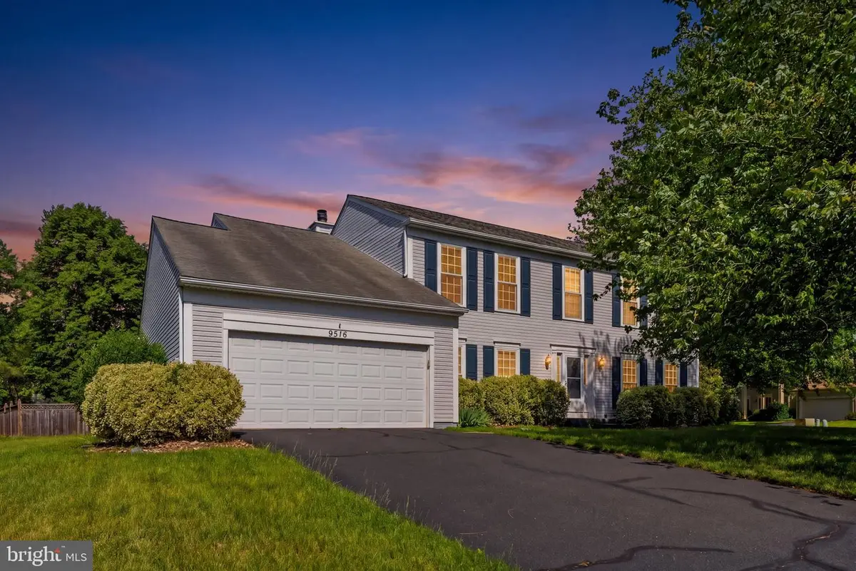 9516 Oakenshaw Dr, Manassas, VA 20110 - #1