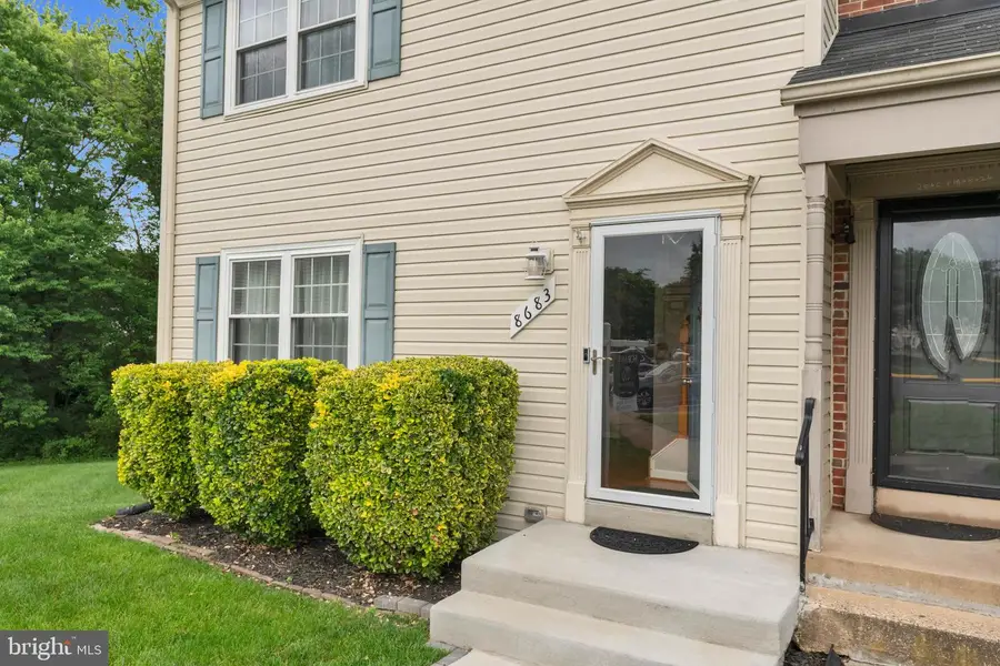 8683 Point Of Woods Dr, Manassas, VA 20110 - #2