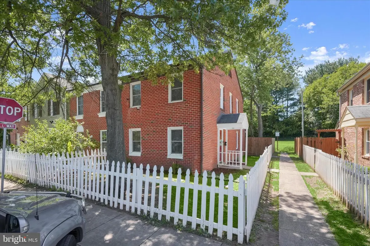 9764 Bragg Ln, Manassas, VA 20110 - #1