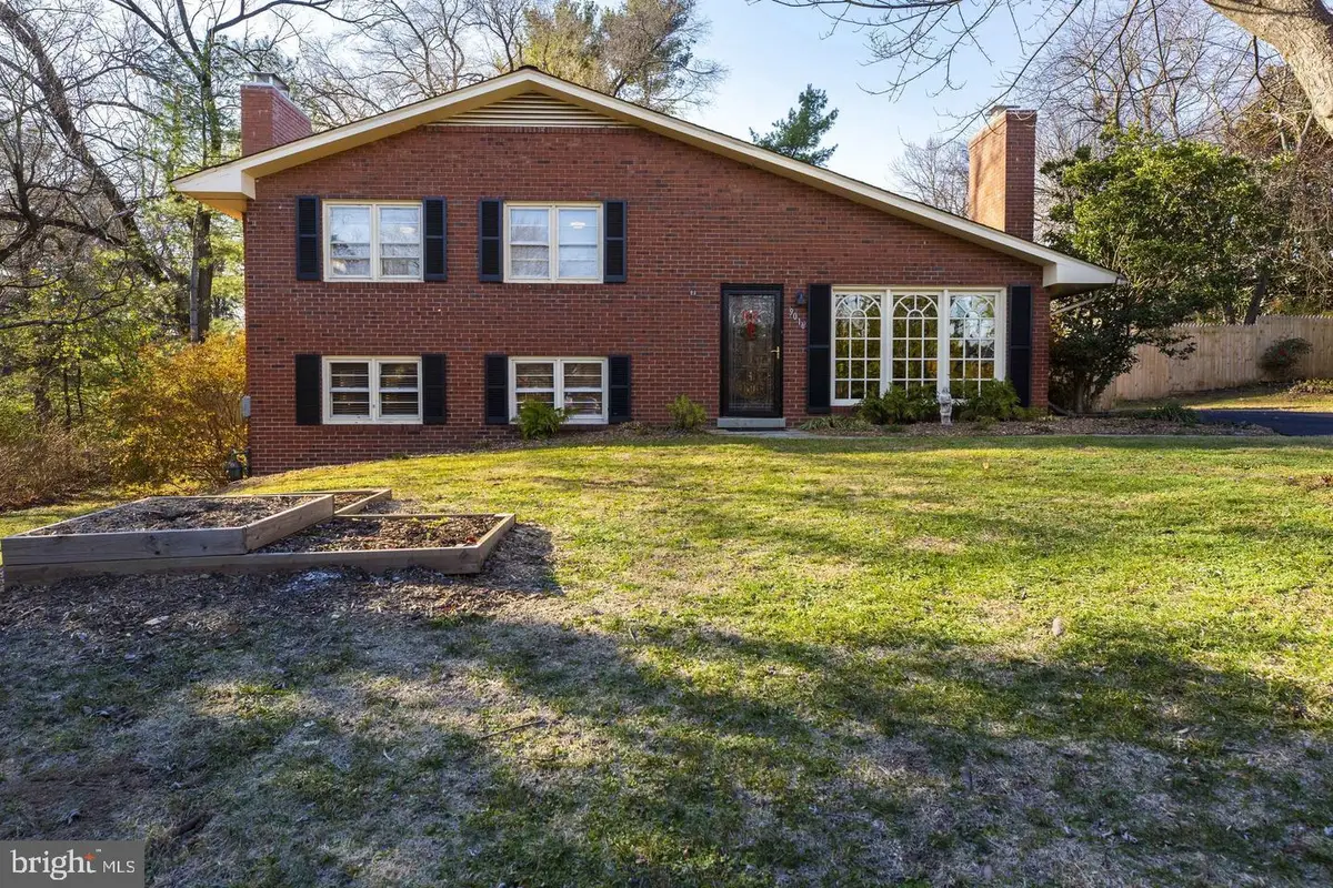 9016 Weir St, Manassas, VA 20110 - #1
