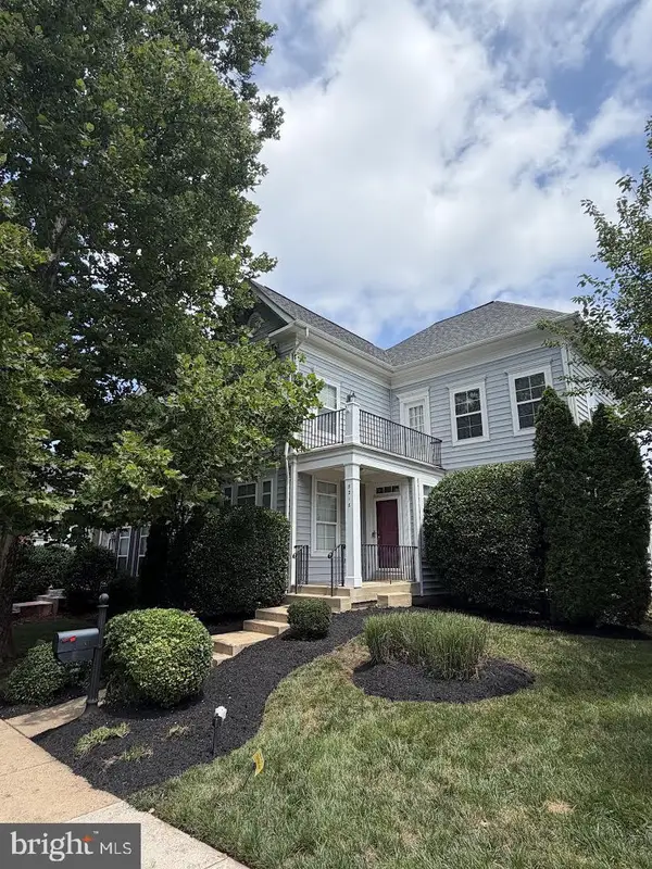 8218 Warfield St, MANASSAS, VA 20110
