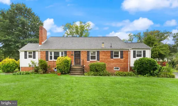 8904 Fort Dr, MANASSAS, VA 20110
