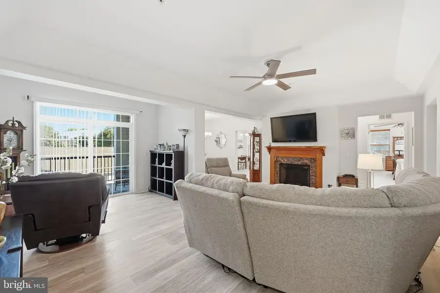 9202 Charleston Dr #207, Manassas, VA 20110 - #3