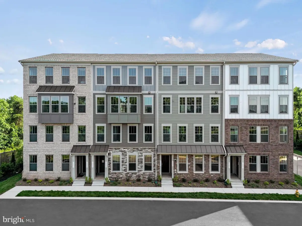 1106a Dabney Dr, Manassas Park, VA 20111 - Image #1