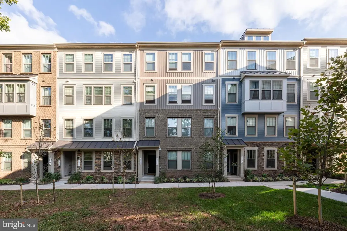 707-b Thomas Ln, Manassas Park, VA 20111 - Image #1