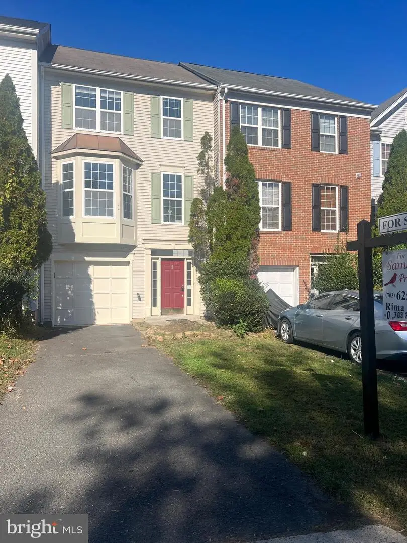 9418 Black Hawk Ct, Manassas Park, VA 20111 - Image #3