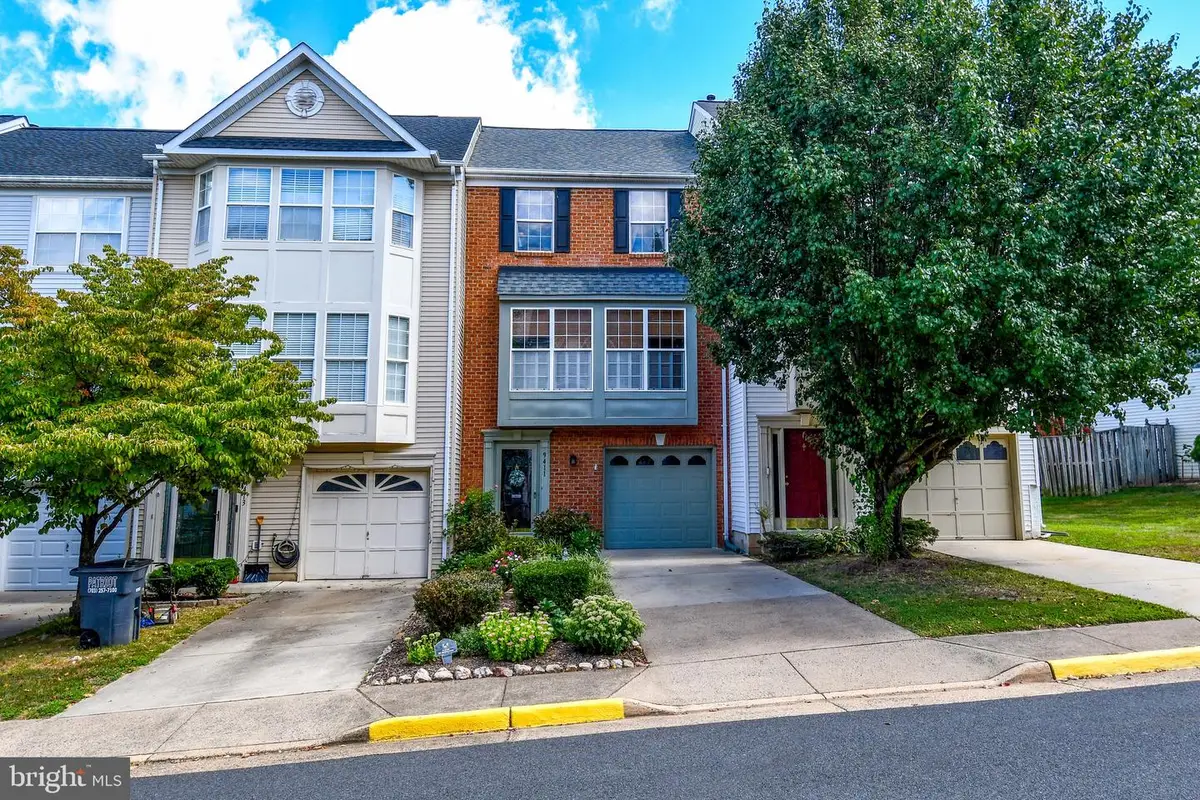 9411 Wilcoxen Dr, Manassas Park, VA 20111 - #1