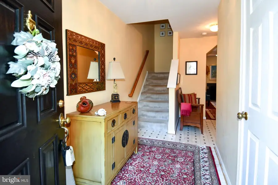 9411 Wilcoxen Dr, Manassas Park, VA 20111 - #2