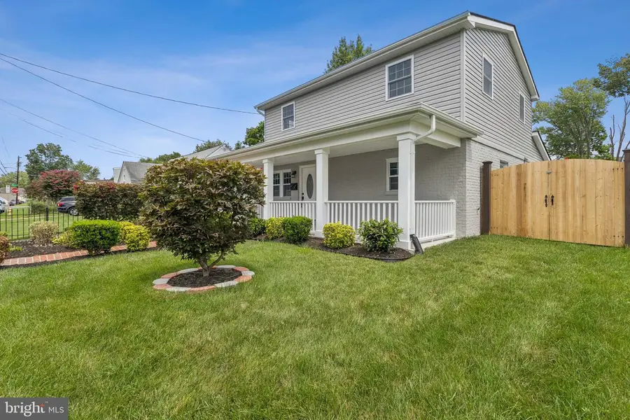 186 Lambert Dr, Manassas Park, VA 20111 - Image #2