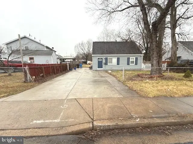 165 Cabbel Dr, Manassas Park, VA 20111 - #1