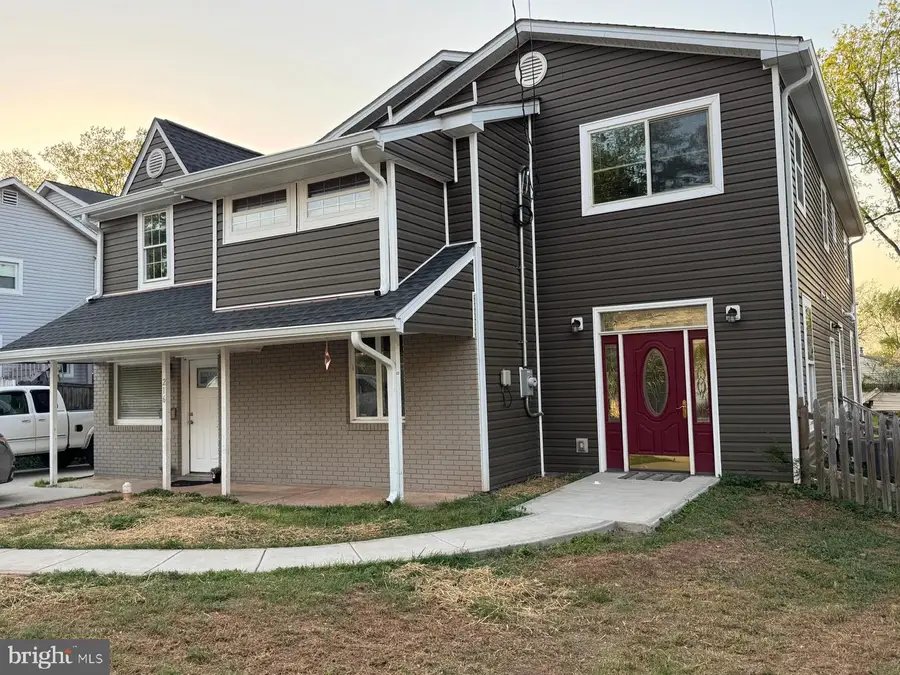 216 Colfax Ct, Manassas Park, VA 20111 - #3