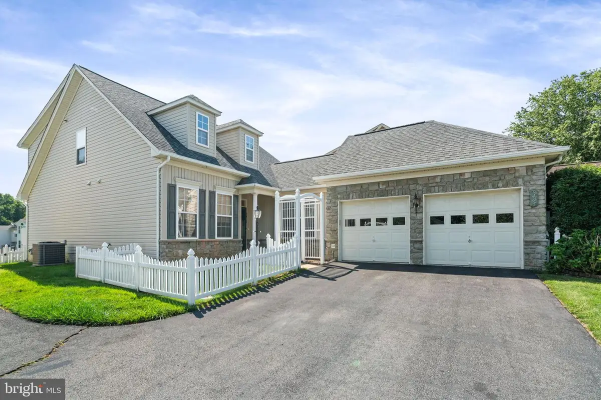 9405 Primrose Ln, Manassas Park, VA 20111 - #1