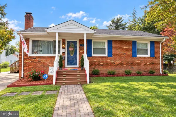 102 Runyon Ct, MANASSAS PARK, VA 20111