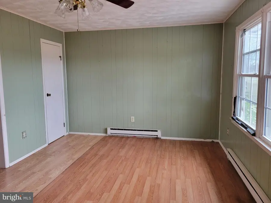 726 Courthouse Dr, Saluda, VA 23149 - Image #3