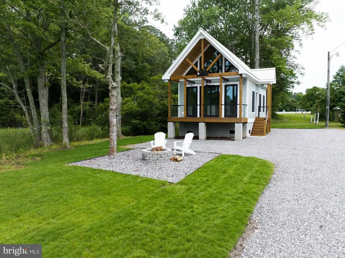 138 Delta Dr, Deltaville, VA 23043 - Image #1