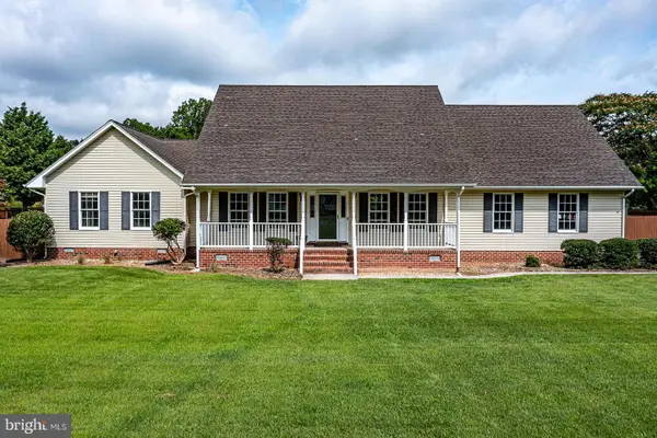 47 Roseberry Ln, URBANNA, VA 23175