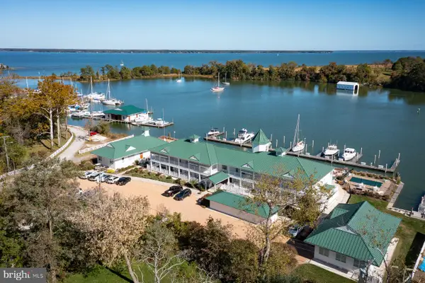 26 Oyster Rd #24, URBANNA, VA 23175
