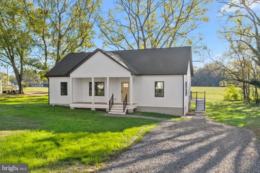 73 Stoneham St, Saluda, VA 23149 - #2