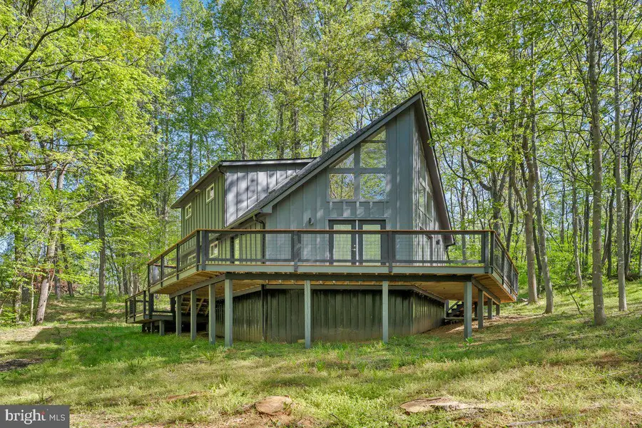 325 Persimmon Hill Dr, Roseland, VA 22967 - #2