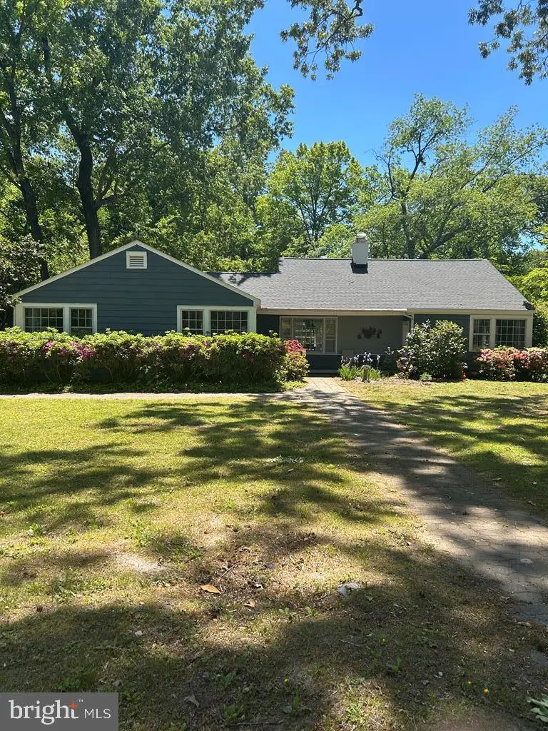32 Clifton Ave, Kilmarnock, VA 22482 - #1