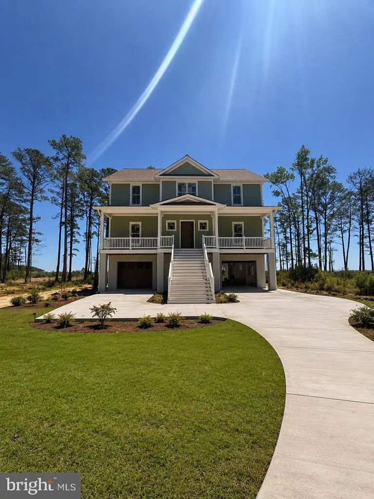 107 Galway Bay Ln, Kilmarnock, VA 22482 - #1