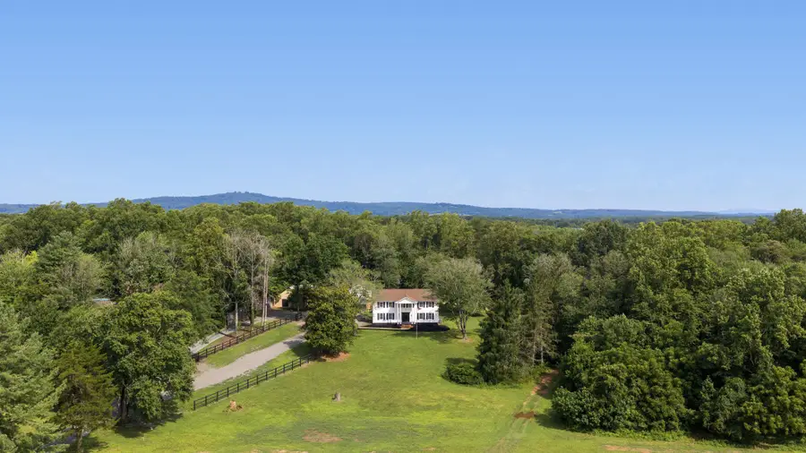 24333 Narrow Gauge Rd, Unionville, VA 22567 - #2