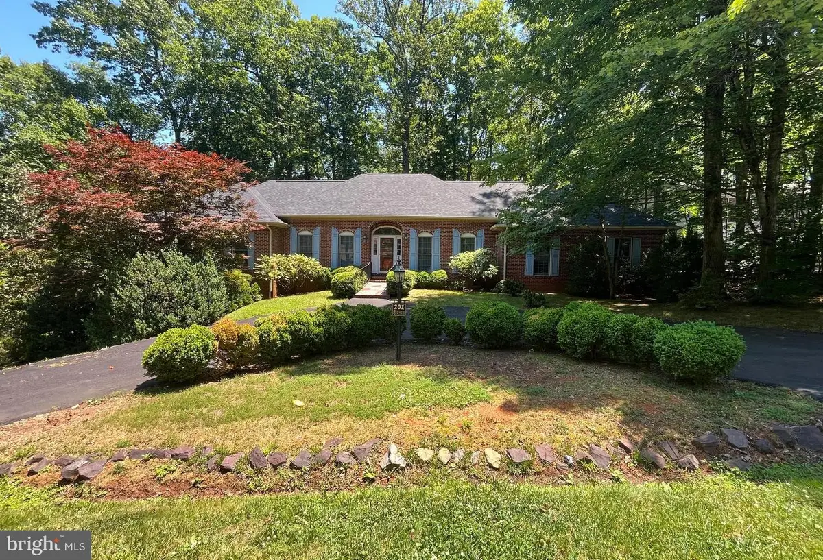 201 Green St, Locust Grove, VA 22508 - #1