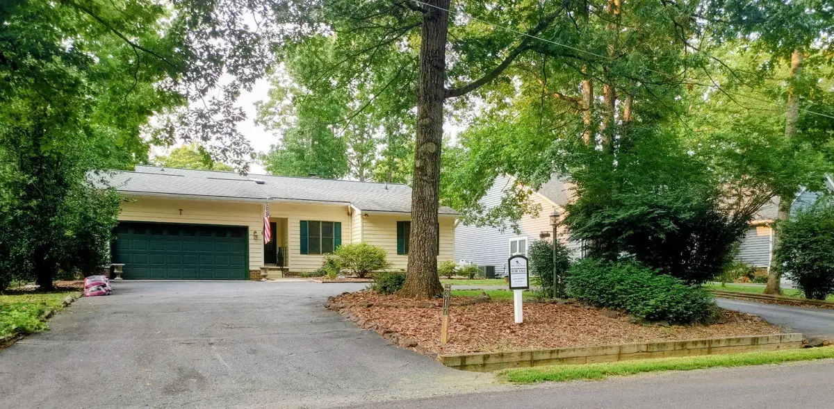 317 Fairway Dr, Locust Grove, VA 22508 - #1