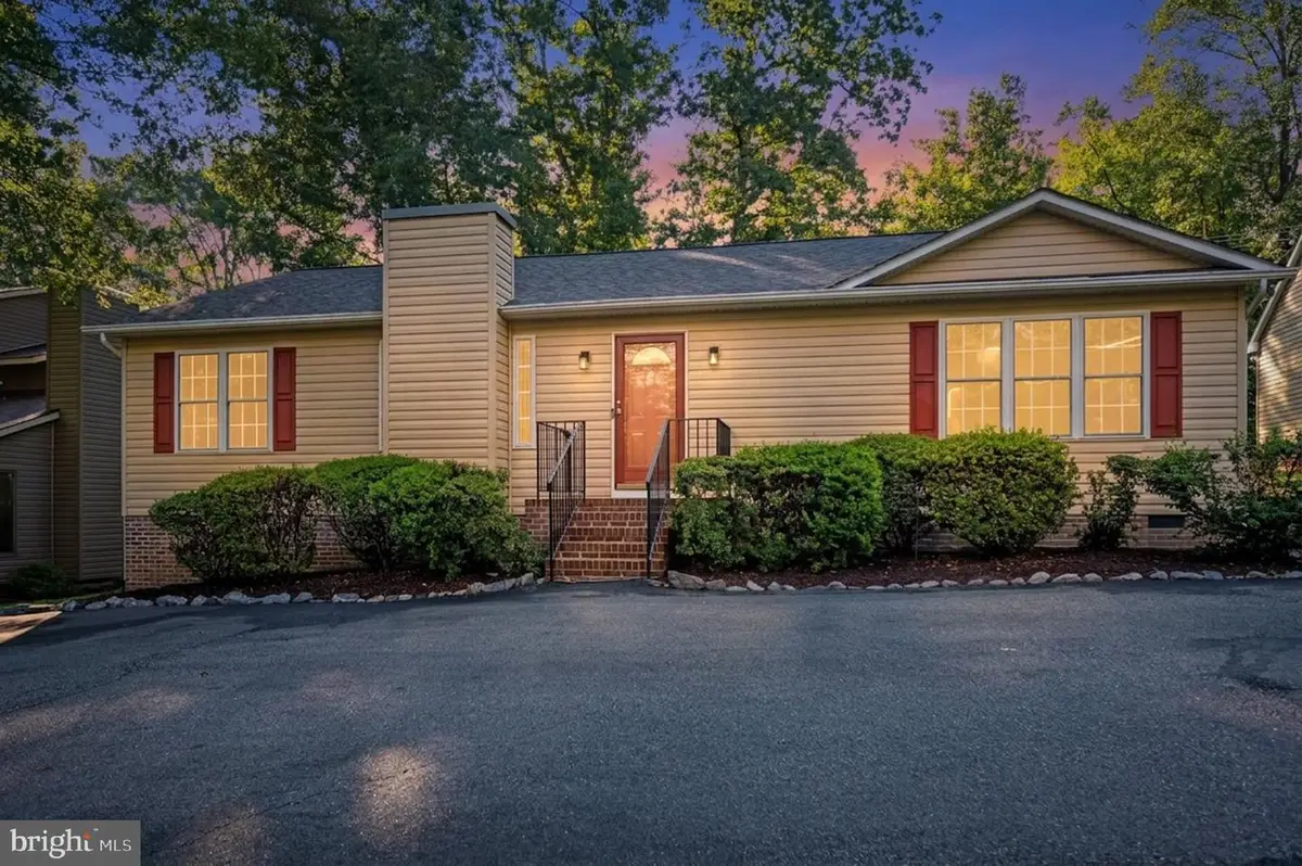 209 Edgehill Dr, Locust Grove, VA 22508 - #1