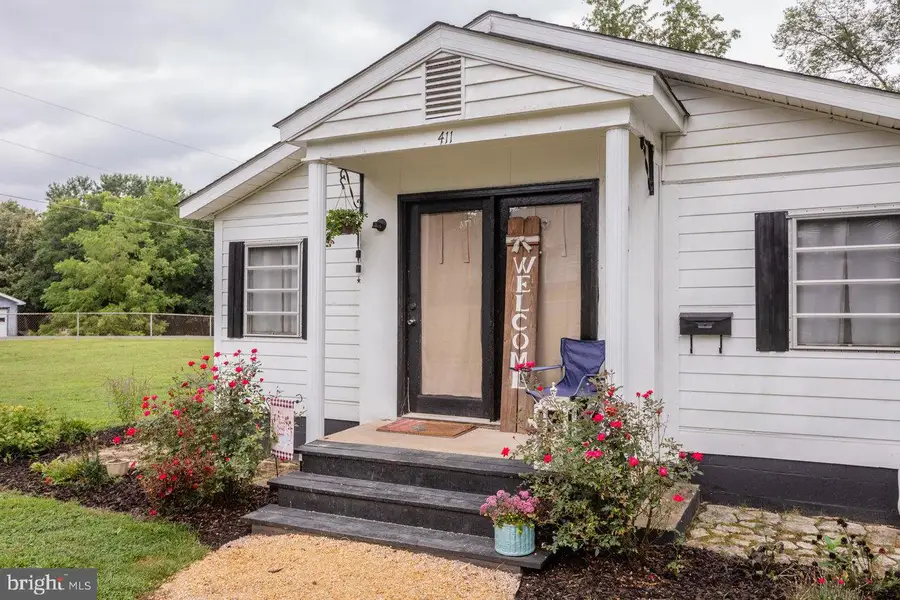 411 Fourth St, Luray, VA 22835 - Image #2