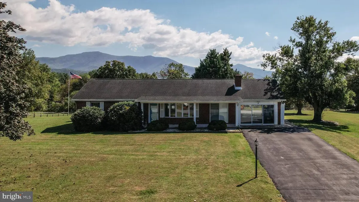 1 Rowe Dr, Luray, VA 22835 - Image #1
