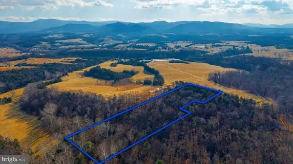 8 Promise Ln, STANLEY, VA 22851