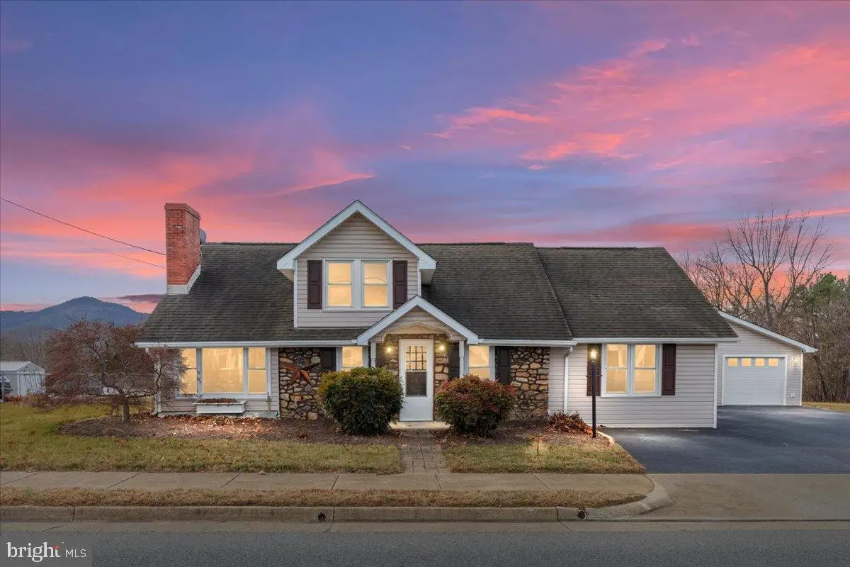 961 W Main St, Stanley, VA 22851 - #1