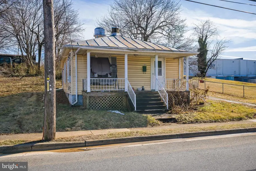 1012 E Main St, Luray, VA 22835 - #3