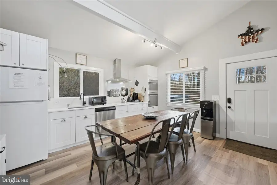 120 Lake Dr, Luray, VA 22835 - #3