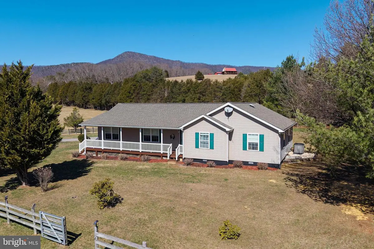 2301 S Page Valley Rd, Luray, VA 22835 - #1