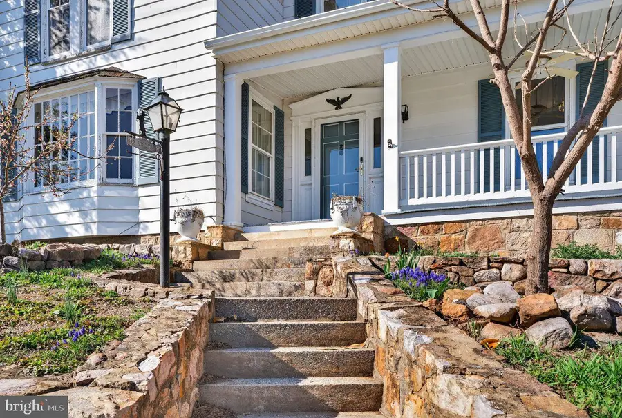 422 Mechanic St, Luray, VA 22835 - #2