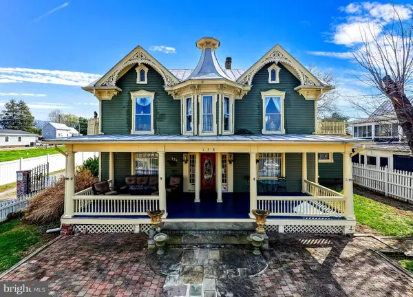 138 E Main St, LURAY, VA 22835